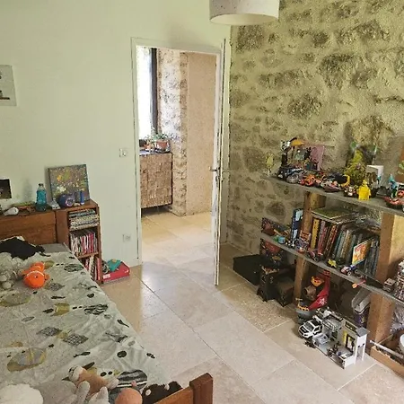 Maison Moderne Dans La Vallee Du Lot فيلة *